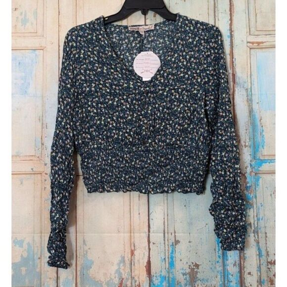 Gypsies & Moondust Womens Large Floral Crop Top Smocked Green Blouse Long Sleeve - Picture 2 of 10